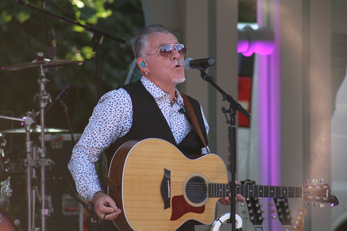 UPresents's tweet image. Last night, Epic Eagles took the stage and delivered an EPIC performance! It was truly a night to remember for everyone in the audience! Let us know what your favourite song was in the comments below! 🎶

Photos courtesy UBIA.

#TNATB #UnionvilleMainStreet #LiveMusic