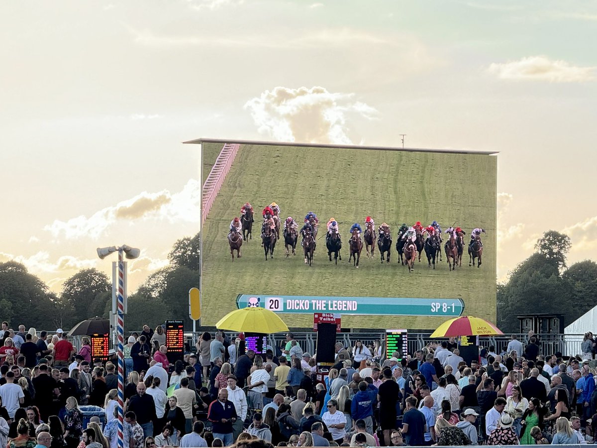 Heather Mackenzie tweet media