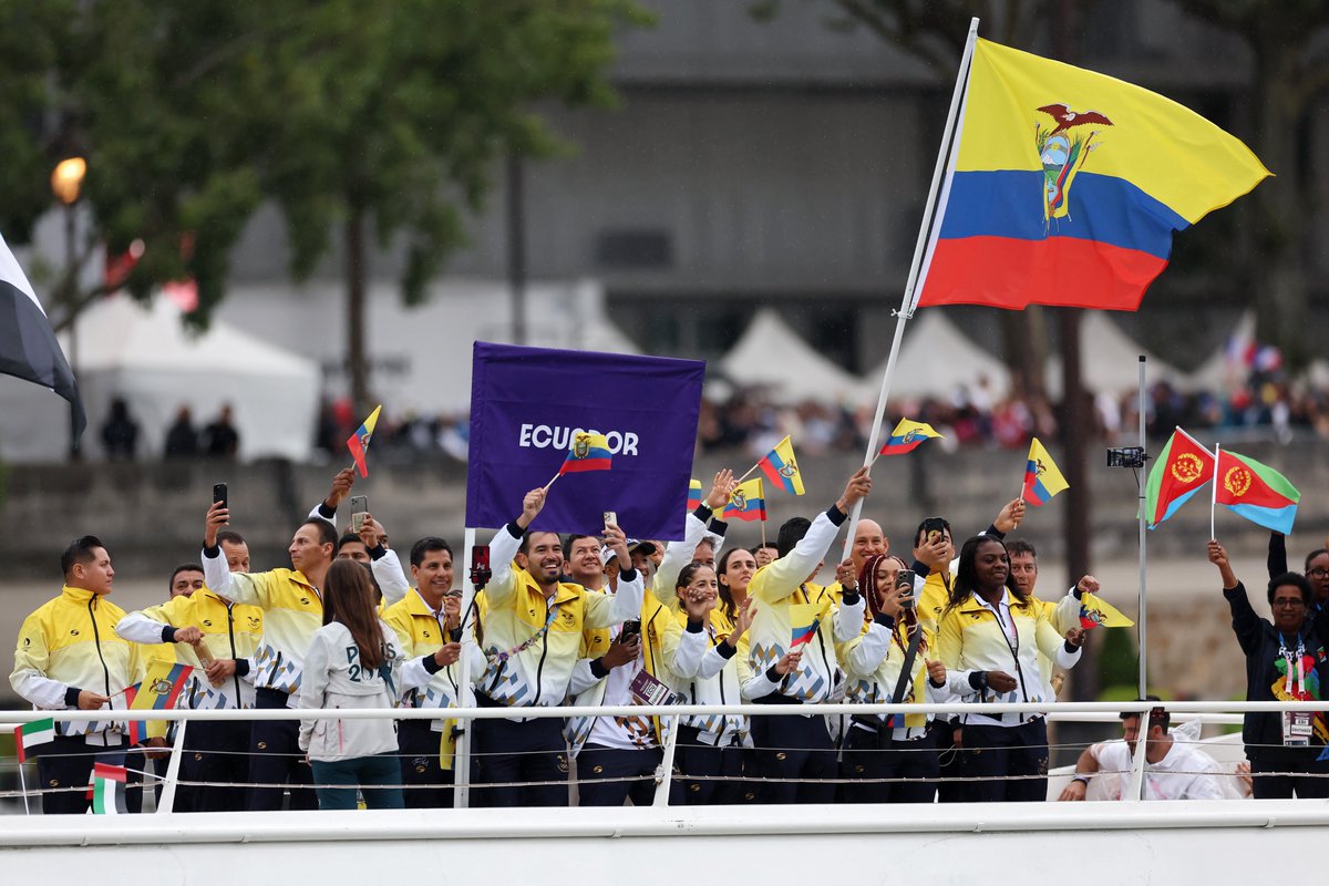 🇪🇨 ¡ECUADOR! 🇪🇨 

Todo el país en las manos de: 

🚢 Neisi Dajomes y Julio Mendoza

#CeremoniaDeApertura #Paris2024 l @ECUADOROlimpico
