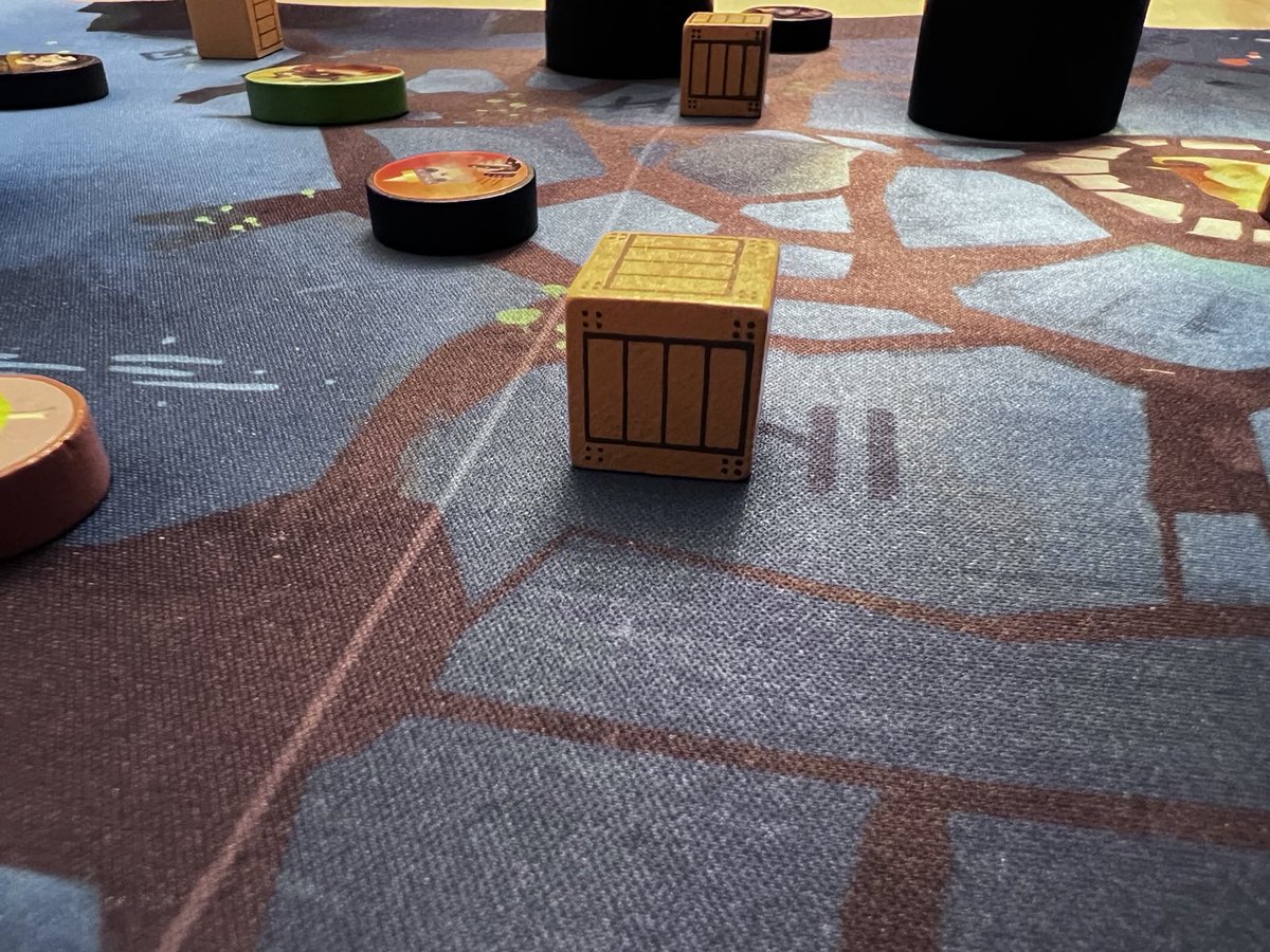 Photos of the Catacombs Fortress of Nazemoor sample that just arrived. Still time to back the campaign on Kickstarter and help unlock more stretch goals.
kickstarter.com/projects/elzra… #Kickstarter #tabletopgaming #dexteritygame #catacombsgame <a href="/Kickstarter/">Kickstarter</a>