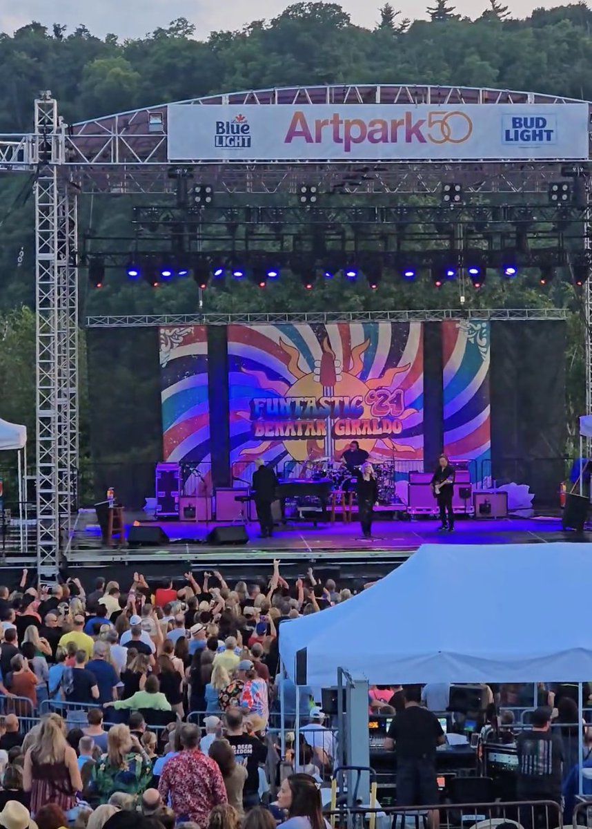 brandoguitars's tweet photo. What an Amazing event! I would have loved to have been there! 
@3ChordBourbon - Whiskey by Musicians that Supports the Music Community.
Check out this awesome video of the event! https://t.co/ONbrtORcS6 https://t.co/SrKbdupJod