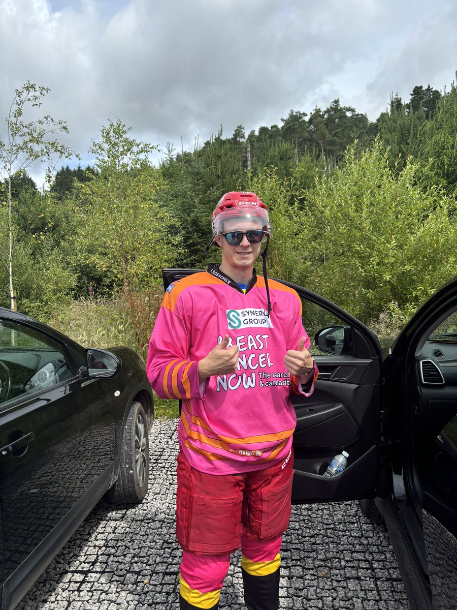 Congrats to our team members Aimee and Dylan completing a warm walk up Pen-Y-Fan in full hockey kit! 

To donate please use the following link: justgiving.com/page/aimee-par…