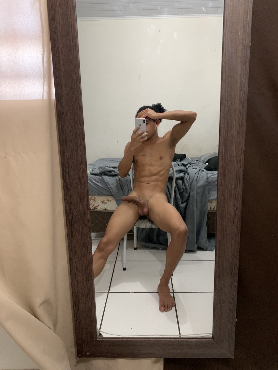 Tu de joelho na minha frente, engole ele?🔥🫣