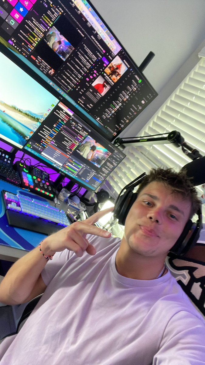 heelkd's tweet photo. TAP IN TONIGHT👀

2nd Stream Ever🌴

🟣ALL NIGHT🟢 https://t.co/znCH6htNYl