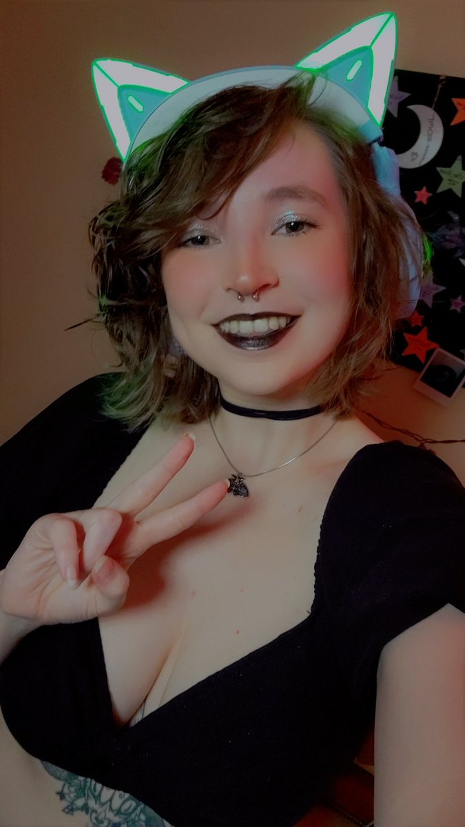 Going live streaming some 7 days to die 1.0 stable update! Doing a free key giveaway thanks to <a href="/7DaystoDie/">7 Days to Die Official</a>
team. 🥰❤️

Live on twitch at Moonlit_faye 🥰✨️twitch.tv/moonlit_faye