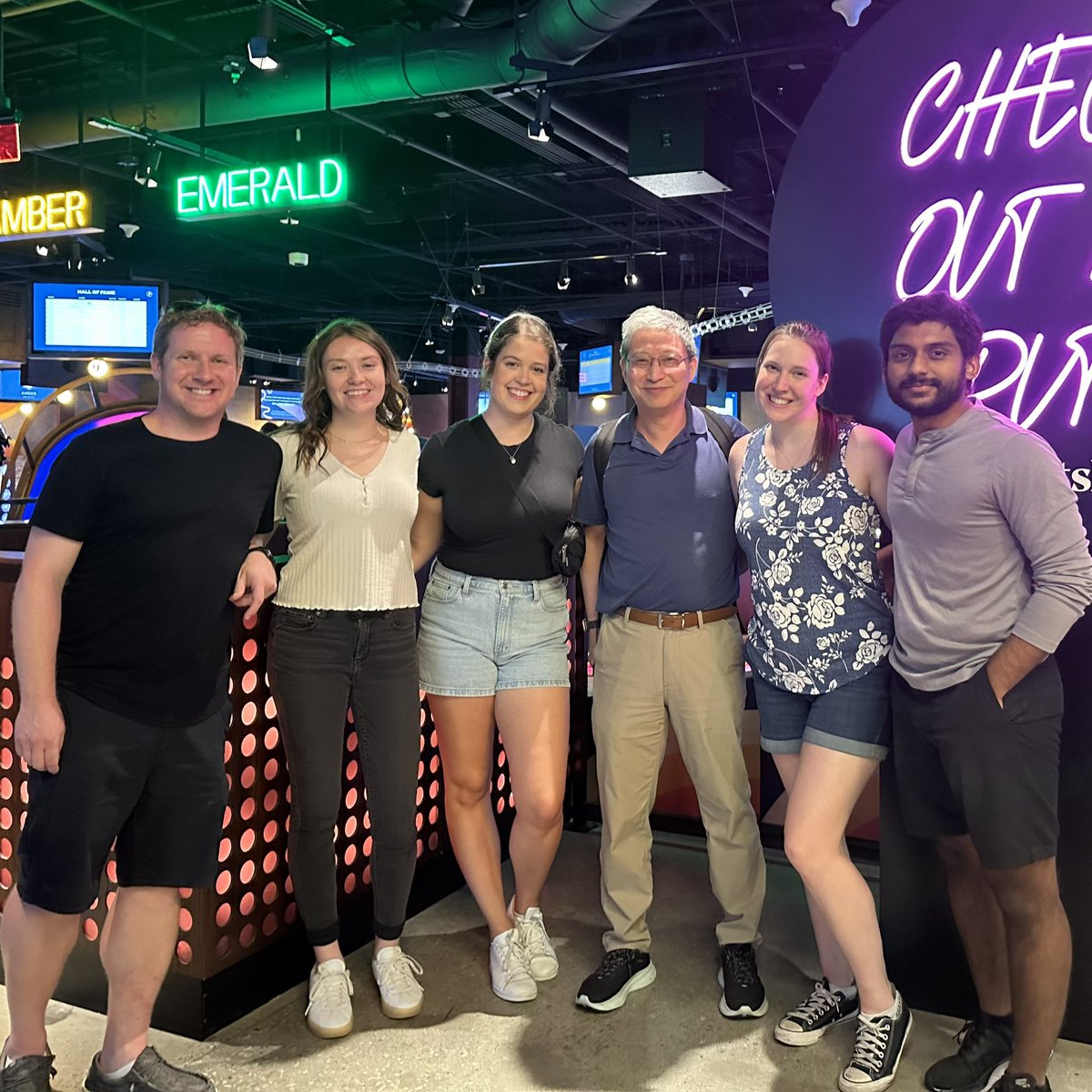 BranchingLab's tweet image. Wonderful celebration @Puttshack to send Bridget Curran off to her new adventure.