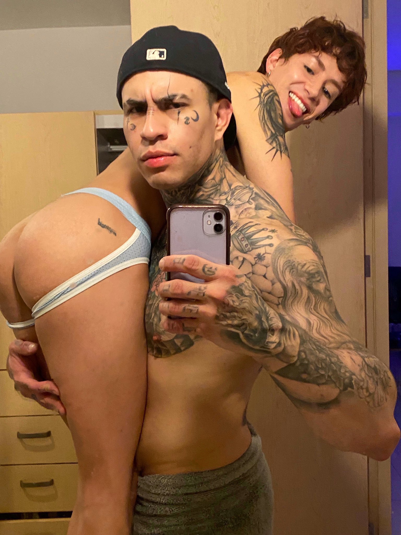 1 pic. Treat me like a slut and spit on my face 🖤 https://t.co/ZXzaGh2l7Q https://t.co/3iVqfIaN0n