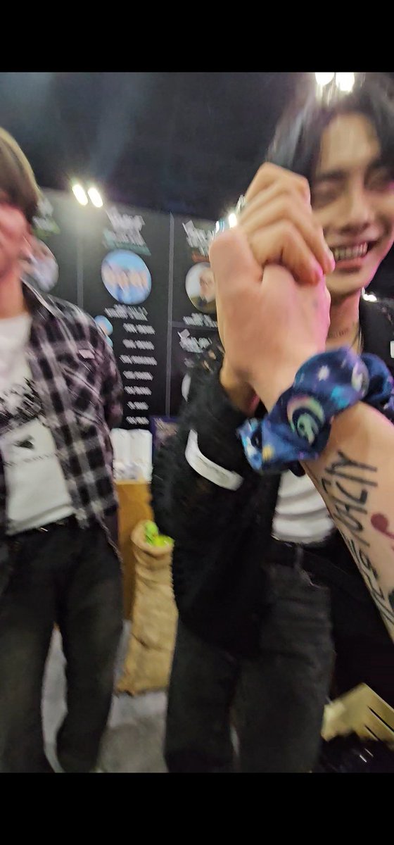 ASO1969's tweet photo. I won hi touch with A.C.E! I'm crying!
##ACEINUS #ace #AceSupernatural #ACE_REWINDUS https://t.co/XxGIHhDnQl