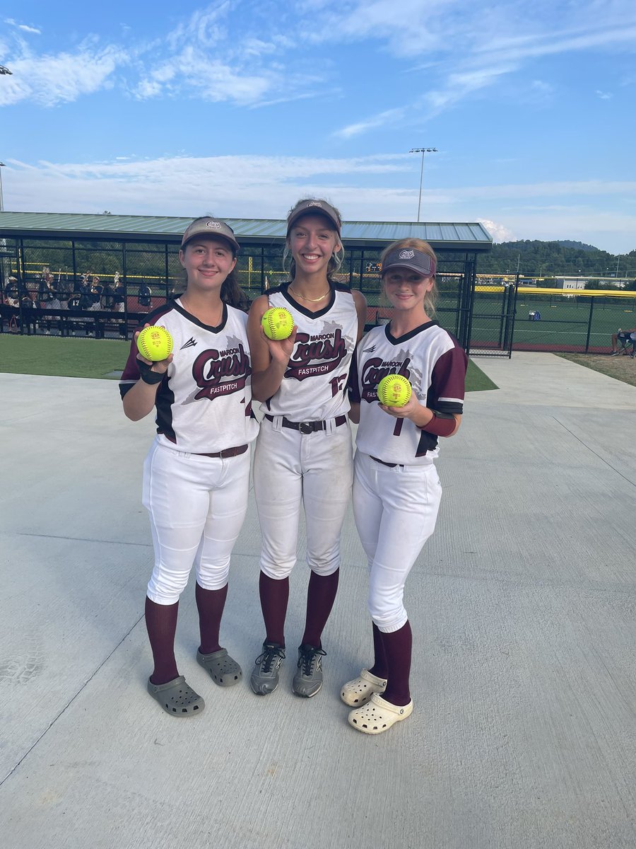 💣💣💣Squad for today!  These girls are playing!!!!  Rolling into top 8 of 16u Nationals tomorrow!
<a href="/Sydnee_b14/">Sydnee Breeding</a> <a href="/claramcmahon07/">Clara McMahon</a> <a href="/_emma_grove_/">Emma Grove</a>