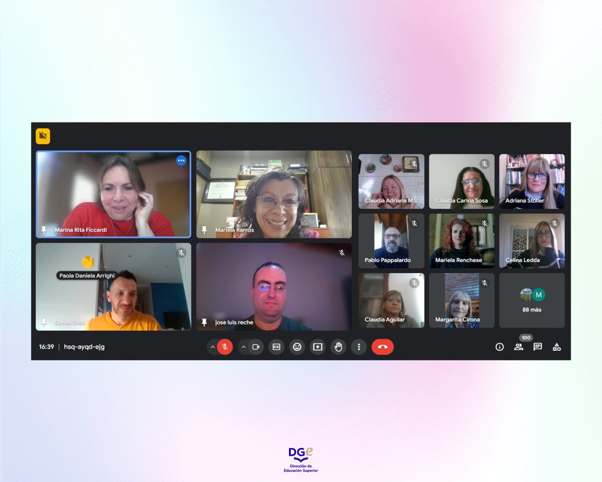 MarielaRamos_ok's tweet photo. 👉 Presentamos el proyecto: "Certificación de Competencias Pedagógicas Digitales Docentes" 👩‍💻🧑🏻‍💻

📣 El proyecto busca que los docentes del nivel superior que trabajan en modalidad combinada o a distancia puedan certificar este tipo de competencias. https://t.co/A6cDldM8MT