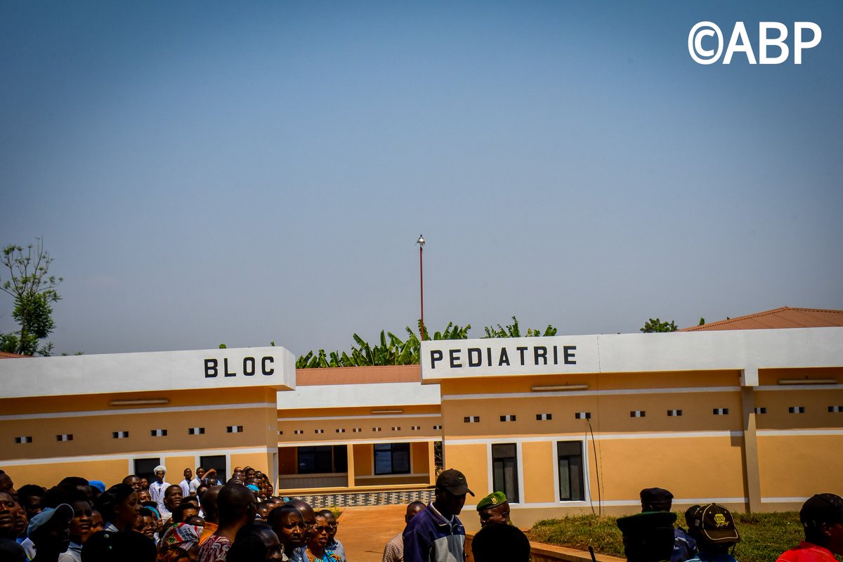 ABPInfos's tweet photo. Le Président @GeneralNeva a aussi  visité  un bloc de pédiatrie et d'un chantier du bloc de gynécologie de l'hôpital du Cinquantenaire Natwe Turashoboye de #Karusi. 
@Caravane_Inkebuzo https://t.co/90GtWRRUkt