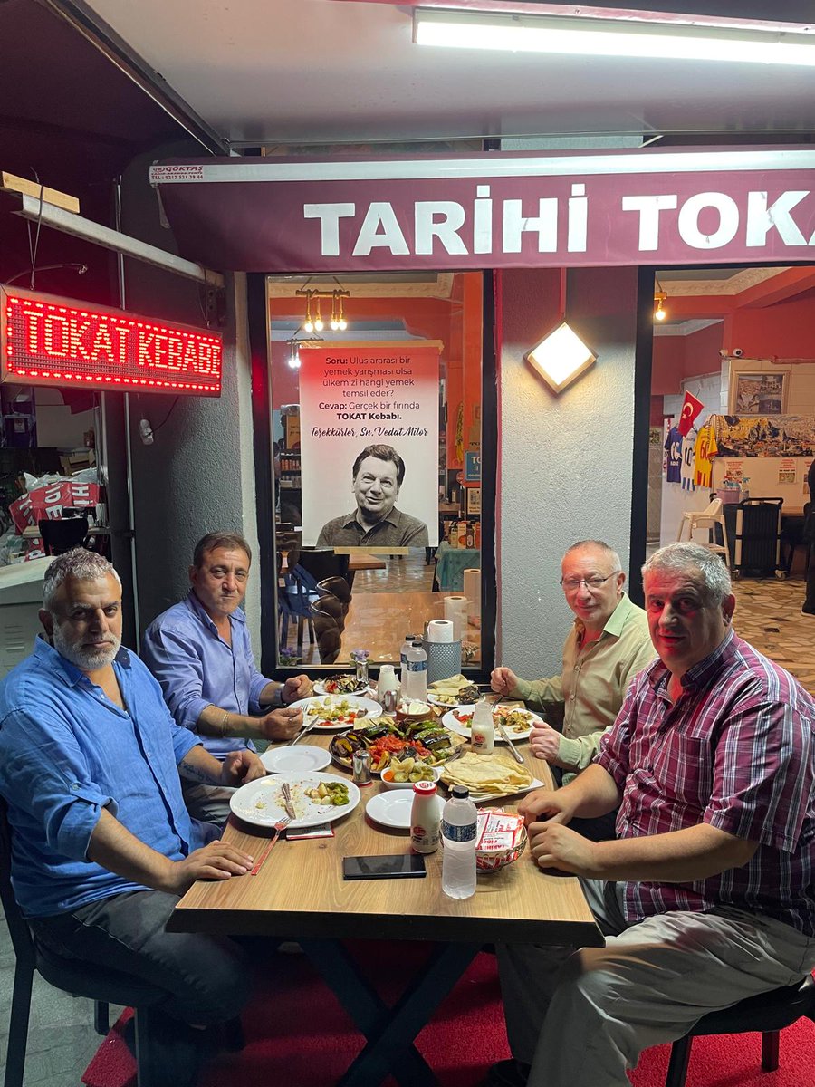 Eyüp sultana gidipte bahri abide tokat kebabi yemek ayri bir keyif. 
<a href="/MuratErahin16/">Murat Erşahin</a> 
<a href="/komur_cengiz/">CENGİZ KÖMÜR</a>