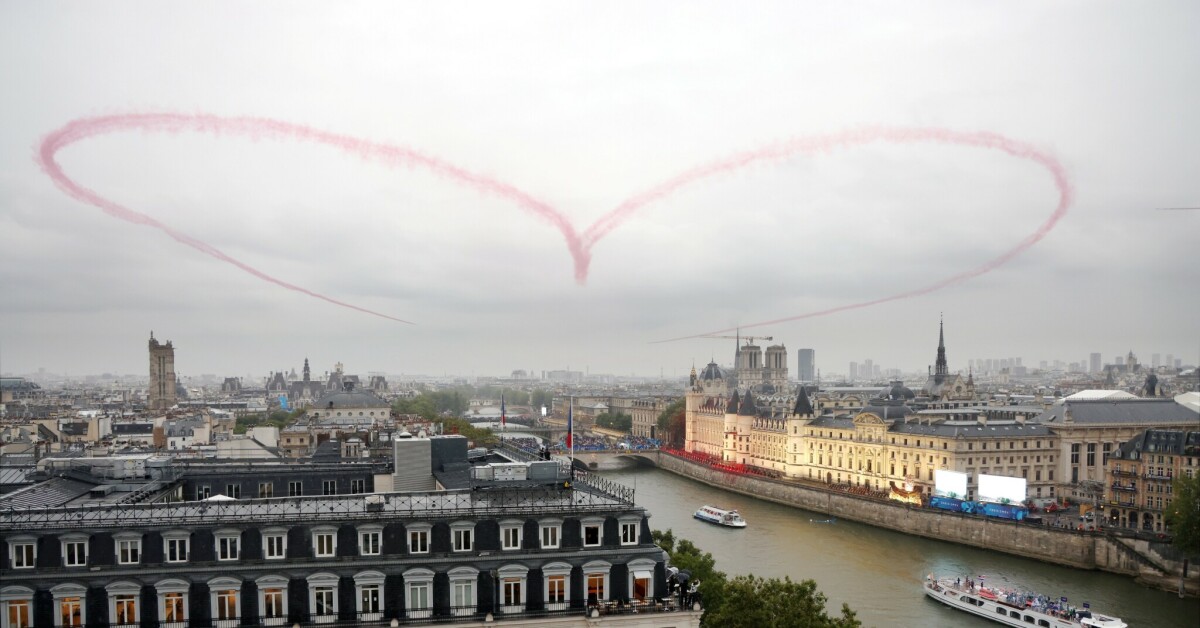 L’incroyable cœur des avions de la Patrouille de France dans le ciel de Paris

➡️ l.leparisien.fr/ZYc2

#Paris2024 #ceremoniedeouverture