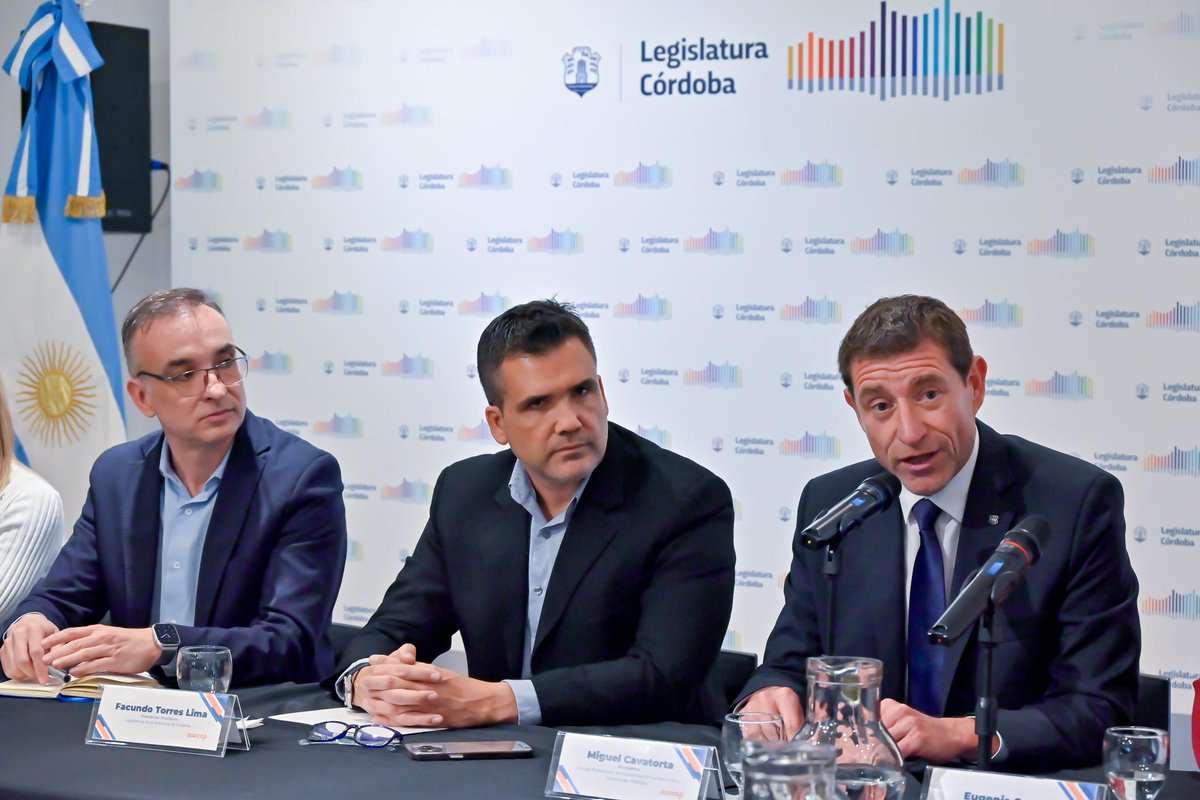 ArielaSzpanin's tweet photo. En la #Legislatura de Córdoba pusimos en marcha el VII Encuentro Anual de la Asociación Argentina de Consultoras y Consultores Políticos #Asacop

El 3, 4 y 5 de octubre recibiremos a los mejores para debatir y explorar el futuro de la consultoría política en Argentina.
#ComPol https://t.co/iMnCkGPwDb