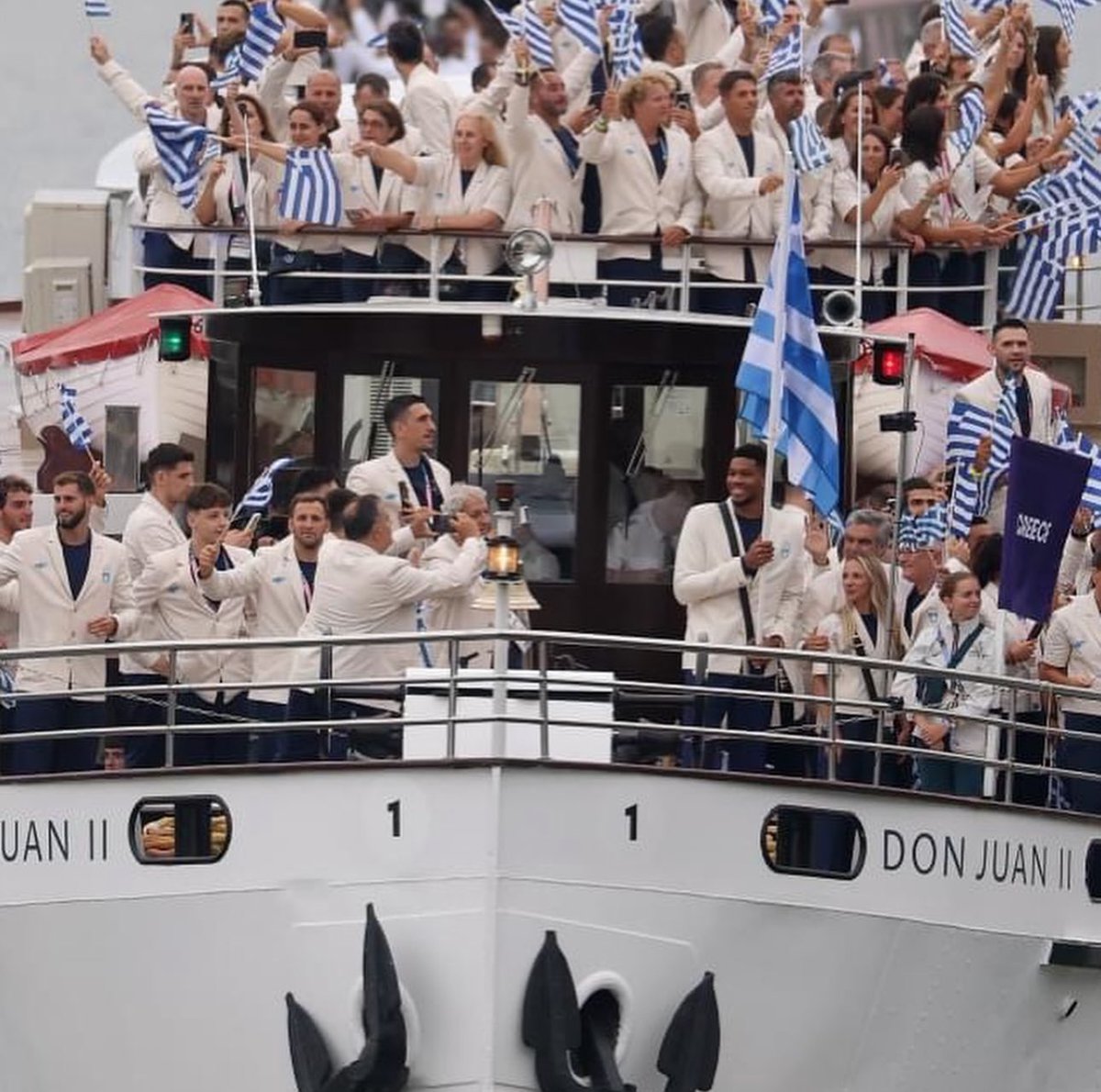 🇬🇷💙 #Greece enters the Paris 2024 Olympics first (as always) before all nations with 101 athletes from the Olympics birthplace. Greece's flag bearer was NBA champ ‘Greek Freak’ Giannis Antetokounmpo. See GreekGateway.com