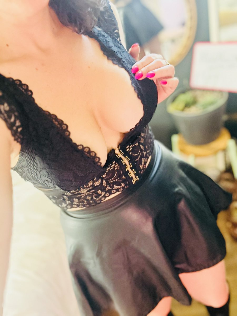 merlot_sk's tweet photo. #Saskatoon #OutcallOnly #MILF https://t.co/rOjMqpVMNu