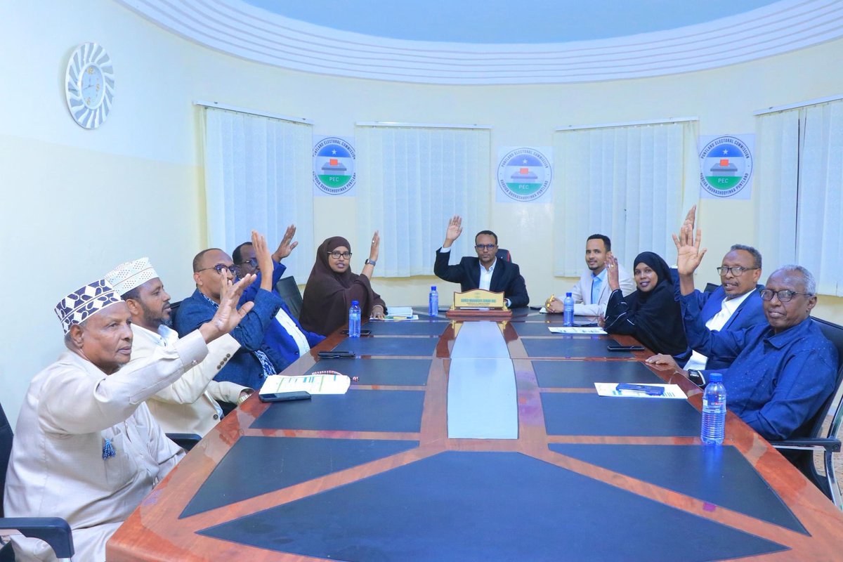 PECPuntland's tweet photo. @pecpuntlan Ayaa caawa ansixiyay liiska xildhibaanada golaha degaanka saddexda degmo ee Garowe, Dangorayo iyo Godobjiiraan.
-DHAMMAAD-
#plge2024
#plelections
#codkaaguwaaxaqaaga
#pecpuntland https://t.co/iEEk9dhw5Q