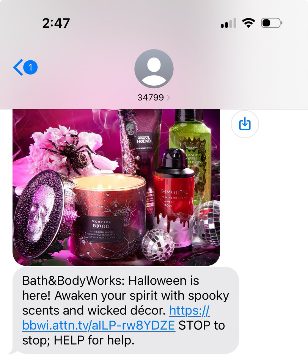 jamiefrantz's tweet photo. Who decided on July 26th that it means Halloween is here?😂 https://t.co/RlD2aTPOeT
