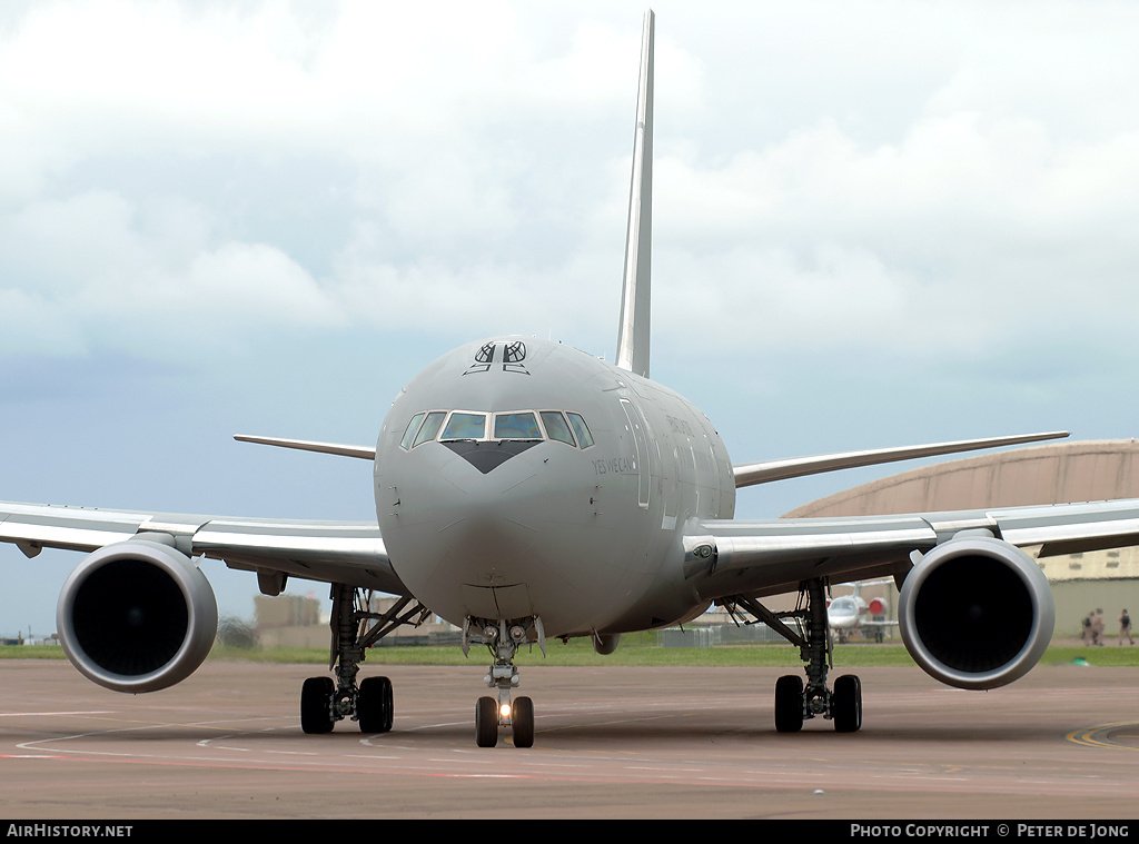 LebanonJets's tweet photo. Military: #Italy AirForce KC767A #MM62228 serial 33688 hex #33FE77 as #IAM1448 on the way from #Cagliari to #Beirut
Same jet has made several trips this year to #Lebanon as #Italy has over 1,000 #UNIFIL troops
https://t.co/owHfGHtpgn https://t.co/0oI6OhzHbX