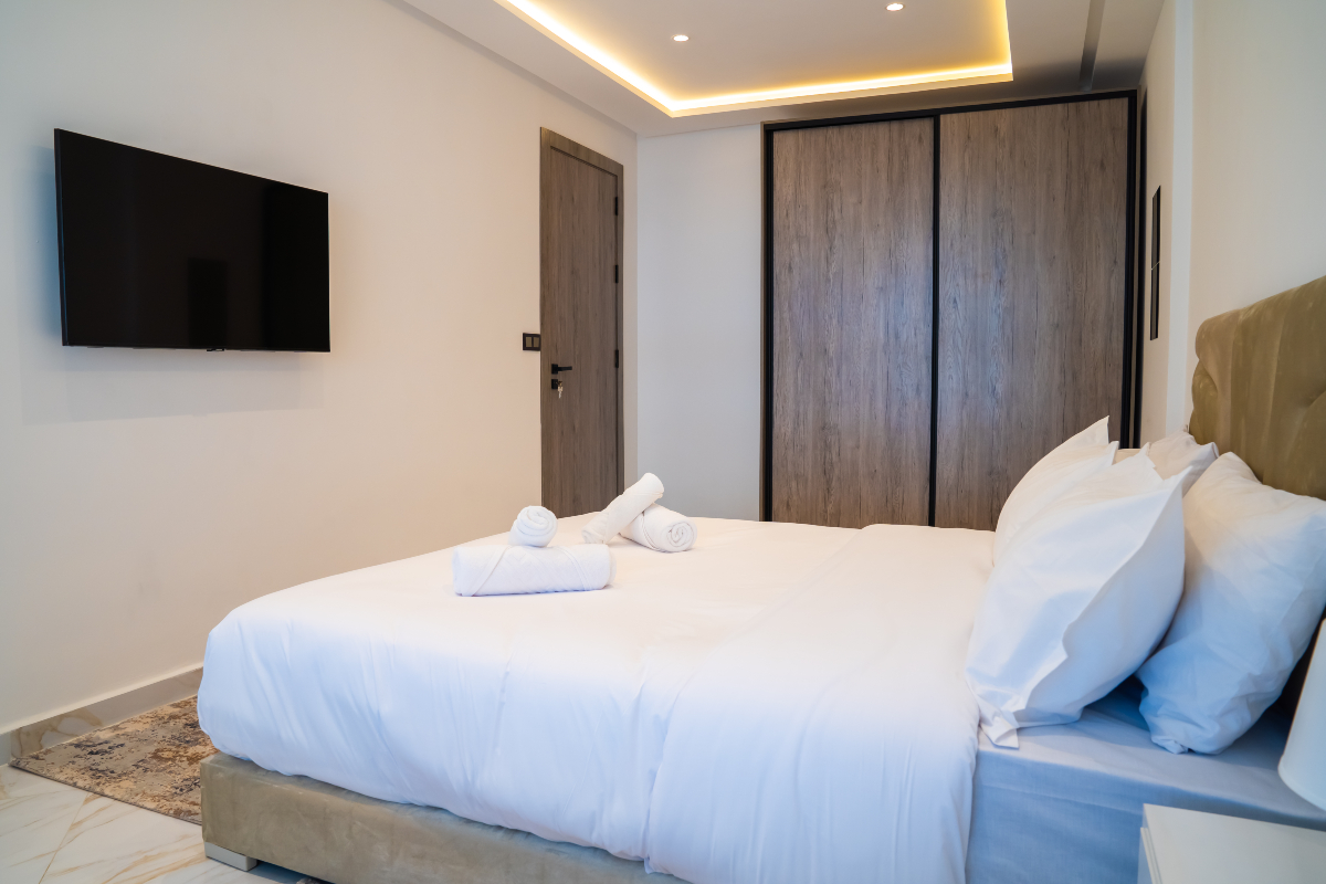 arabianbnb's tweet photo. Discover this cozy studio apartment, perfect for a minimalist lifestyle. Stylish, compact, and fully equipped for all your needs. 

Visit our website to see more 👇
https://t.co/EpSu5iAXKf https://t.co/U5AIL7eAgg