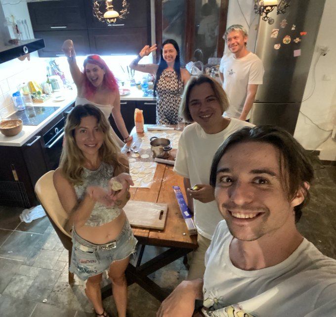 Пельменная вечеринка 👍🏽💗 https://t.co/zbA0pbuIH7