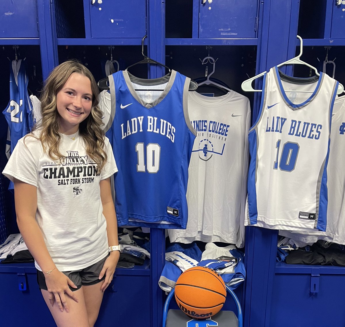 alexa_jamison10's tweet photo. After an awesome visit to IC i’m thankful to receive an offer to compete at the next level! Thank you so much @CoachJMcCormick  and @CoachFaldet for inviting me to IC and for everything today!
@INEliteHavoc https://t.co/4g6ftjp2Wz