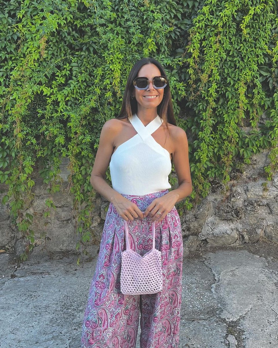 MonicaSdelMonte's tweet photo. Placeres: paseos de verano 🍹🕶️🌞

Conjunto de @HugandClau 

#inspolooks #styleinspo #ootd #outfitoftheday #outfitinspiration #summer #mujeresconcarisma #mujereshugandclau #mo_mnk https://t.co/zCTNgM3hFV