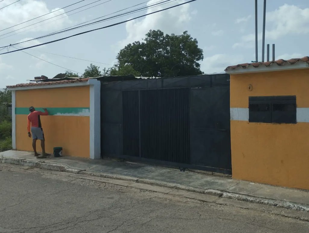 #26Jul24
Continuamos abordando la comunidad del Parque Bicentenario, municipio Marcano, siendo beneficiadas 965 familias

#SomosTricolor7nets
#MppopNe

<a href="/GRaulparedes/">Gral. Raúl Paredes</a> @Barrio_Tricolor <a href="/YulArmas_/">Yul Armas</a>
