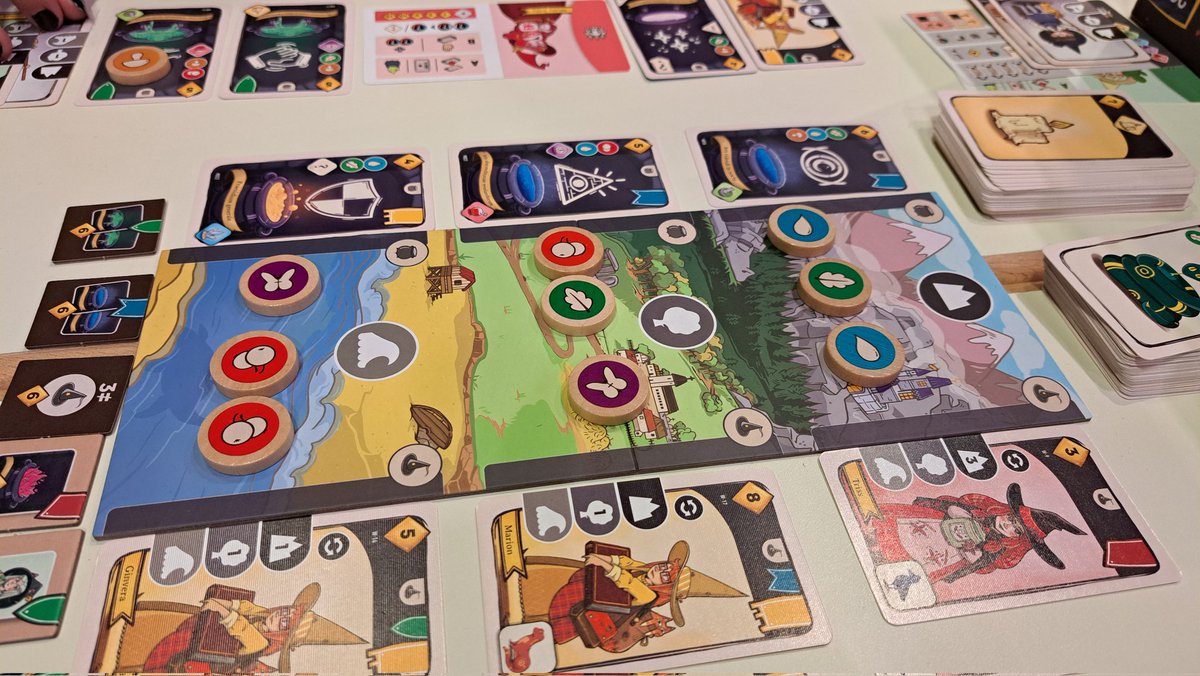Sibi30015224's tweet photo. #Witchdom haben wir auf der #BerlinCon gespielt und mitgenommen. Netter kleiner Absacker bzw. gut was für meine Wenigspieler-Runden oder Neulinge beim Spieletreff. Bisschen Deckbuilding, Ressourcen sammeln, Aufträge erfüllen, Set-Collection. Geht zu zweit in 20 Minuten. 🙂🧙‍♀️🕷 https://t.co/FNFmSI8Zla