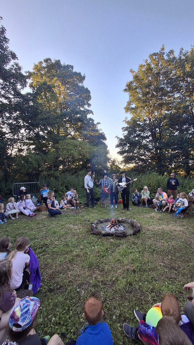 sıɹɹɐɥ ɯıɾ tweet media