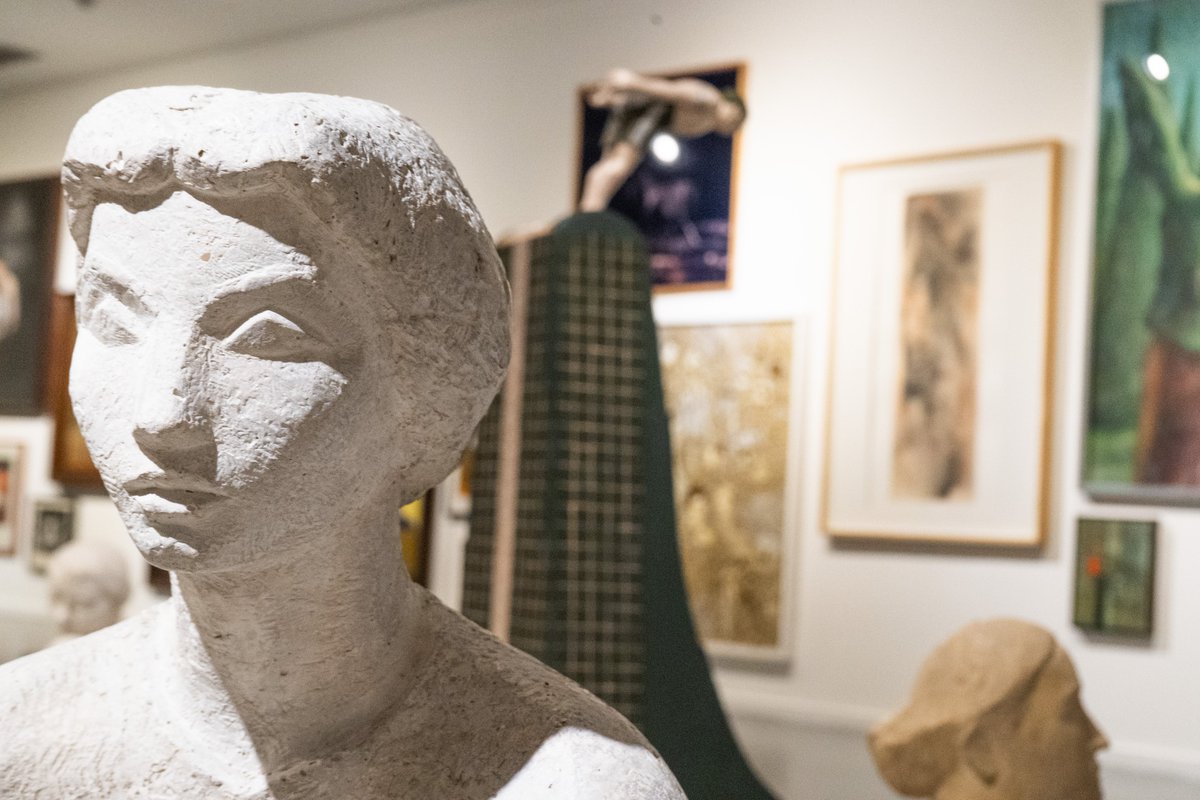 🎯«EN EL PALAIS, UN ALEPH HISTÓRICO», nota en <a href="/revistaenie/">Revista Ñ</a> que aún está en kioscos.
✍️"Con 263 m² en la Sala Bon Marché, la expo resulta inmersiva en sentido literal. Las obras se distribuyen por todos los lugares de la enorme sala" escribe <a href="/GiselaDaus/">💜 𝑮𝒊𝒔𝒆𝒍𝒂 𝑫𝒂𝒖𝒔 💚</a>.
👁️ acortar.link/DRoPUl