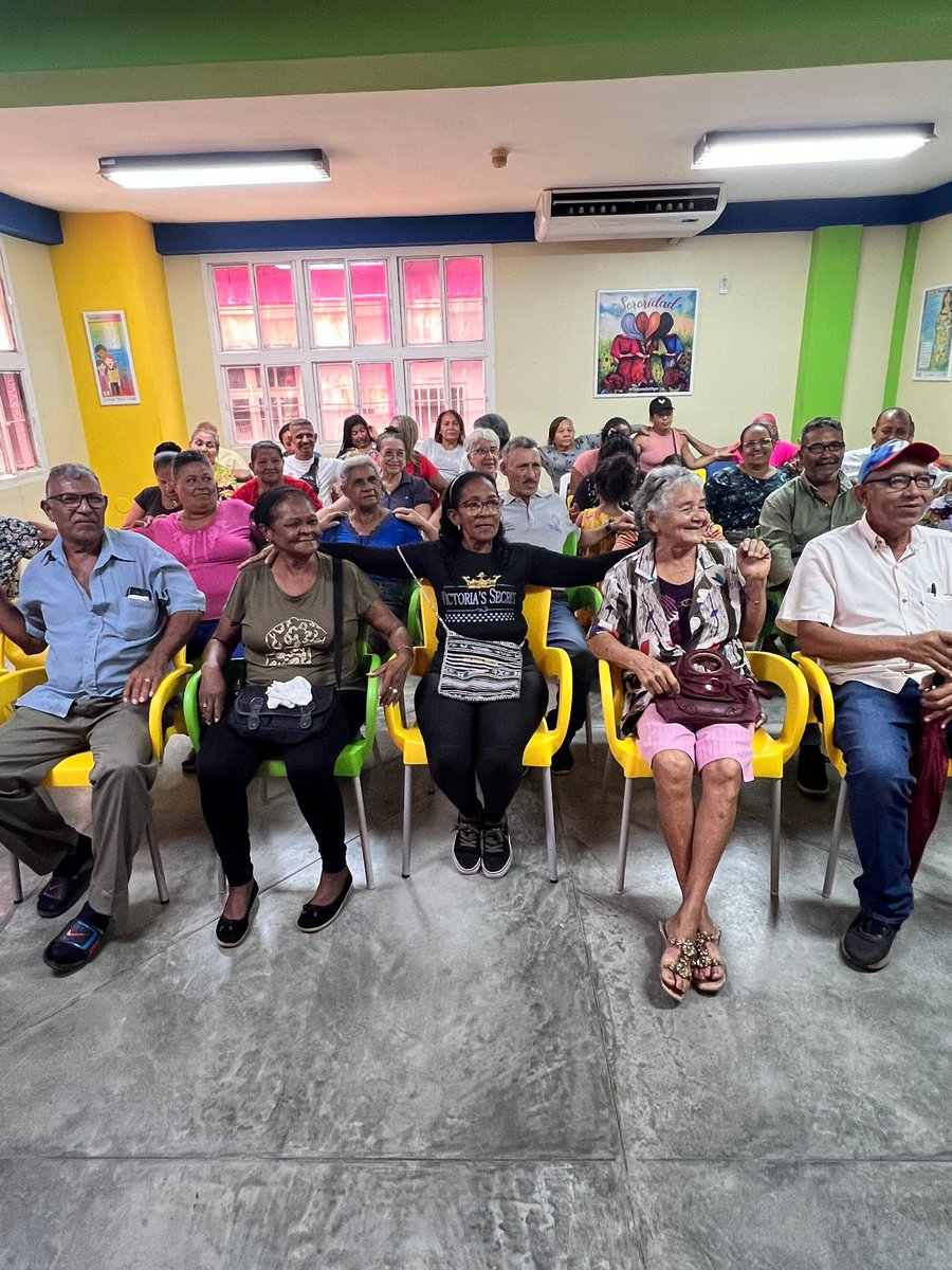 SuperBigote llega a cada comunidad para brindar bienestar y atención integral a nuestras familias, pero además, para asumir compromisos, que gracias al presidente <a href="/NicolasMaduro/">Nicolás Maduro</a> honramos con todo el amor y la acción. 

#TriunfaLaEsperanza