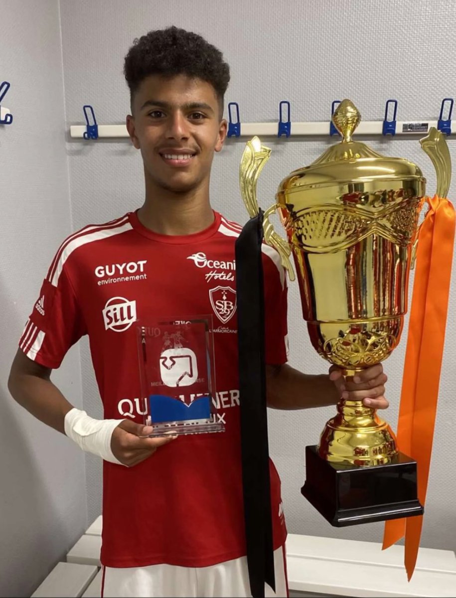 Zakito213's tweet photo. Ridha Bekhouche qui joue au poste de défenseur centrale est vraiment à surveiller la saison pro en u17 nat.

Sur 3 saisons il a remporté 3 tournois hâte de le voir ! https://t.co/ALB7100xPv