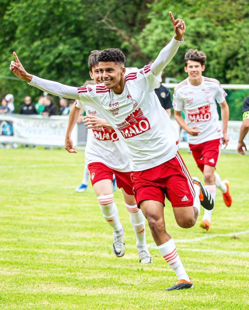 Zakito213's tweet photo. Ridha Bekhouche qui joue au poste de défenseur centrale est vraiment à surveiller la saison pro en u17 nat.

Sur 3 saisons il a remporté 3 tournois hâte de le voir ! https://t.co/ALB7100xPv