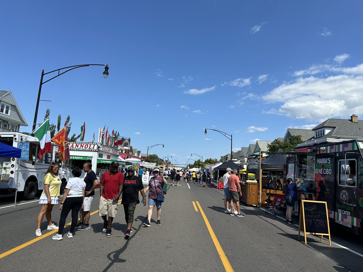 t_catterson7's tweet photo. The Buffalo Italian Festival is officially underway! Tune in to News 4 at 4,5 and 6 to hear from some vendors on why they love this time of year! https://t.co/931SowMSem
