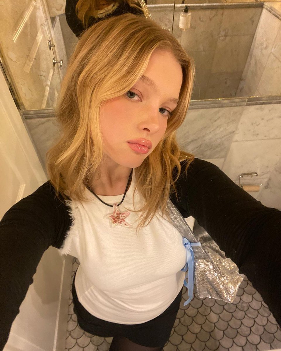 olivia tweet media