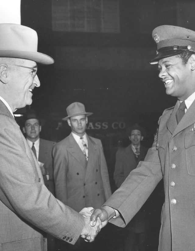 BRVB_NHP's tweet photo. On July 26, 1948, President Harry S. Truman signed executive order 9981, ending segregation in the U.S. Armed Forces based on race, color, religion, or national origin. The event was a major achievement of the civil rights movement.

#CivilRightsMovement #HarryTruman #NPS #BRVB https://t.co/bcVKm4i9oA