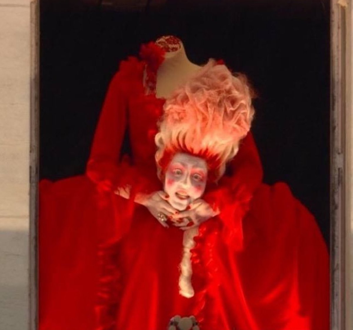 As a sincerely patriotic French girl, I disolidarise myself from this freakshow and apologize to you, world.

#Paris2024