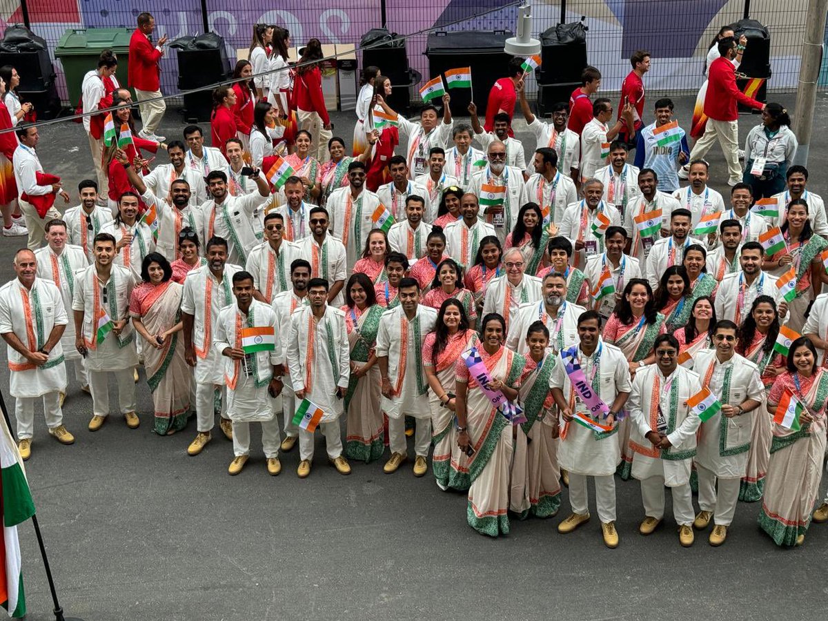 rgoyal12's tweet photo. #Paris2024 #OpeningCeremony https://t.co/xo3I6ntSBC