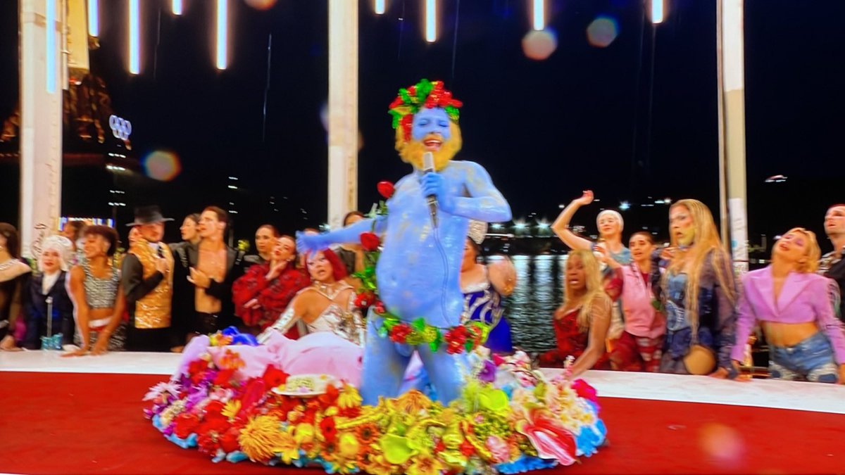 Nothing says Olympic Games like Papa Smurf on crack #OpeningCeremony
