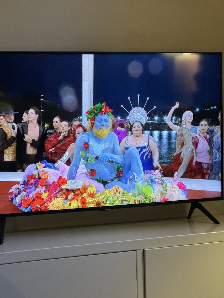 thepieman55's tweet photo. Who wore it best? #OpeningCeremony https://t.co/gbK9xUY1b3