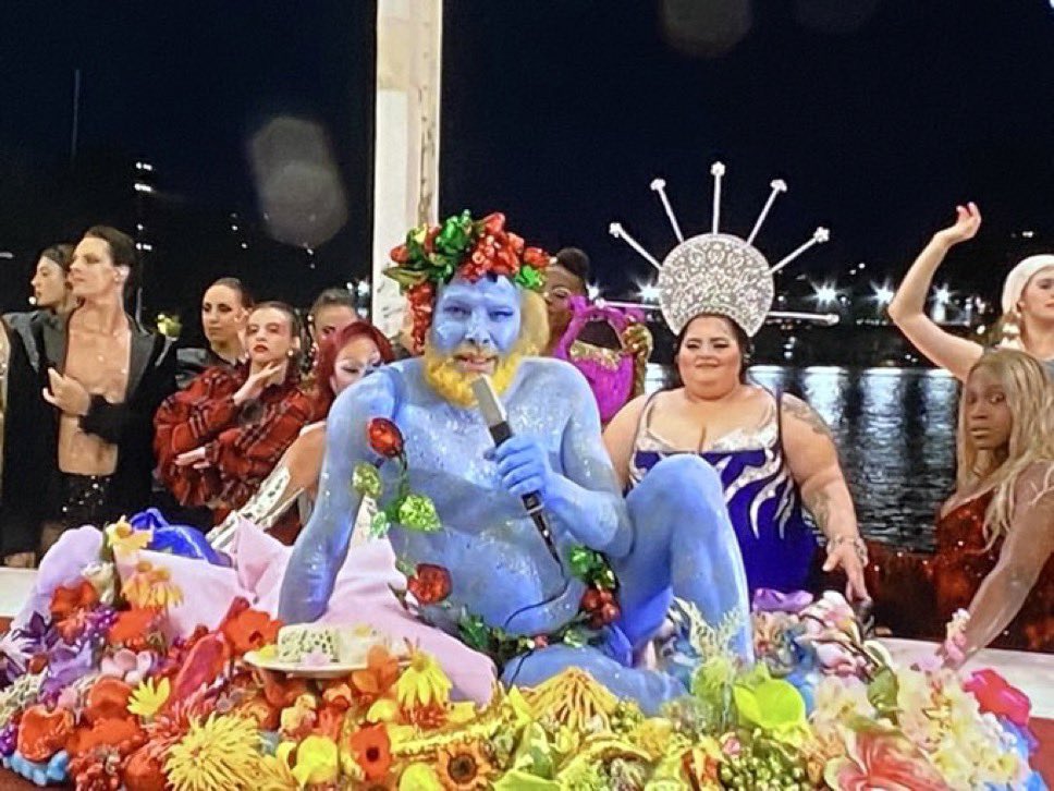 On a même eu droit au grand Schtroumpfs #ceremoniedouverture