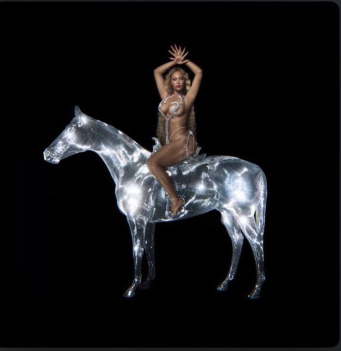 GugaNoblat's tweet photo. Todo mundo ansioso para saber quem acenderá a pira olímpica. Pegaram o cavalo da Beyoncé emprestado? https://t.co/X0OHcHoG66