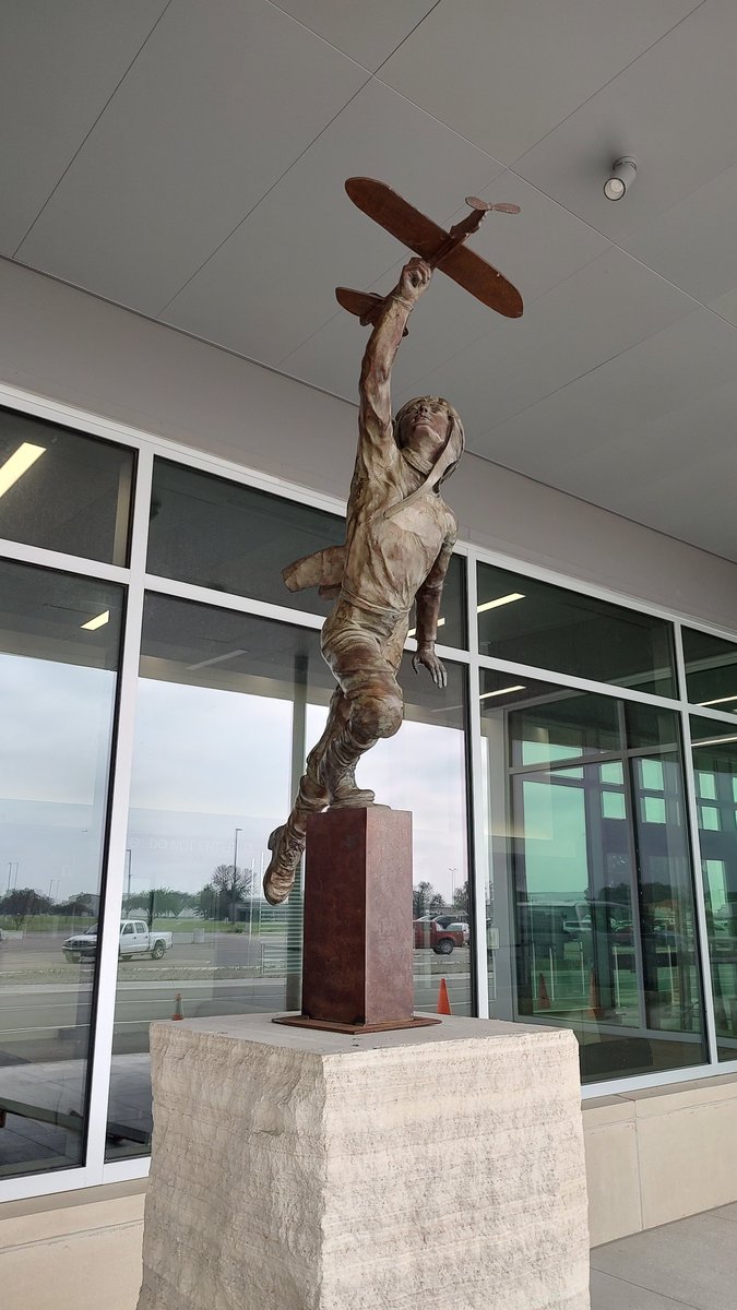 FlyMCW's tweet image. "For those who dreamed they could, follow your dreams"
Visitors to the new Mason City Municipal Airport Terminal will be greeted by this young child and his toy airplane.
A huge thank you to our generous donors and long time airport supporters, Mark and Diane Holt of Clear Lake.