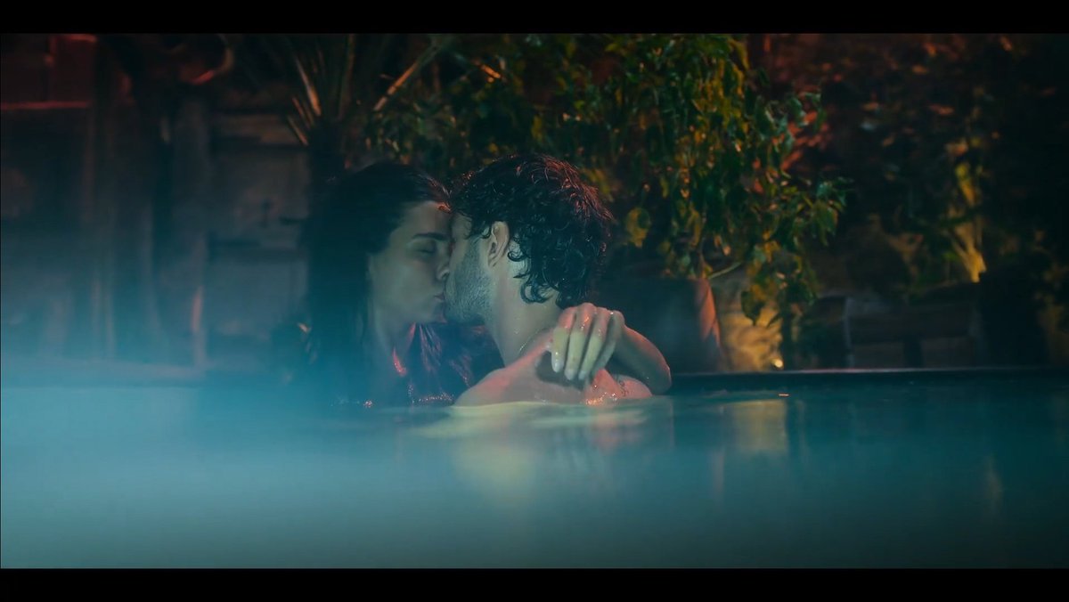 Uzun uzun izlemek istediğim partnerliklerden biri oldu, Tuba Büyüküstün &amp; Aytaç Şaşmaz partnerliği. Karşılıklı her sahneleri uyumları ve reji ekibinin yakaladığı detaylar ile görsel bir şölene dönüşmüş. Emeklere sağlık! 🥂🔥

#ZeytinAğacı