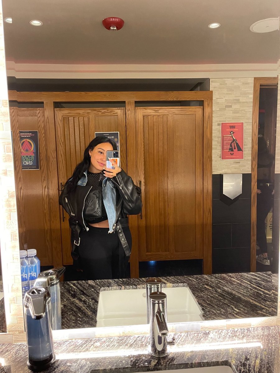 Sandraantteb's tweet photo. Hey guys am single looking for a serious relationship if you are interested in me DM 💕💕❤️❤️❤️ https://t.co/17iAZa3TAr