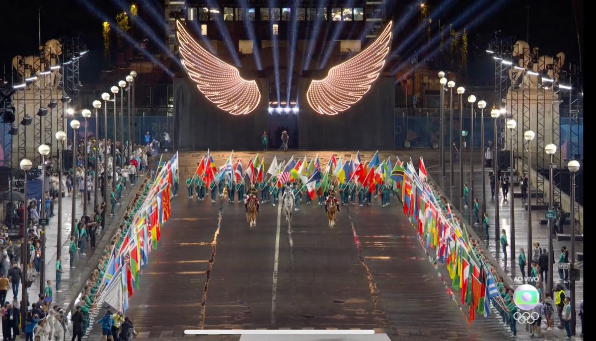 asa de tirar foto em parede de hamburgueria instagramável