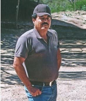 c4jimenez's tweet photo. EN IG / EN C4
Ismael Mario Zambada García
El Mayo Zambada
Jefe del Cartel de Sinaloa
@FGRMexico y @DEAHQ lo buscaban por tráfico de drogas, de armas, homicidios…
Durante años corrompió autoridades.
Nadie lo capturó en México.
Así se lució en @proceso 
Así acabó detenido en EEUU. https://t.co/9wung3EY4w
