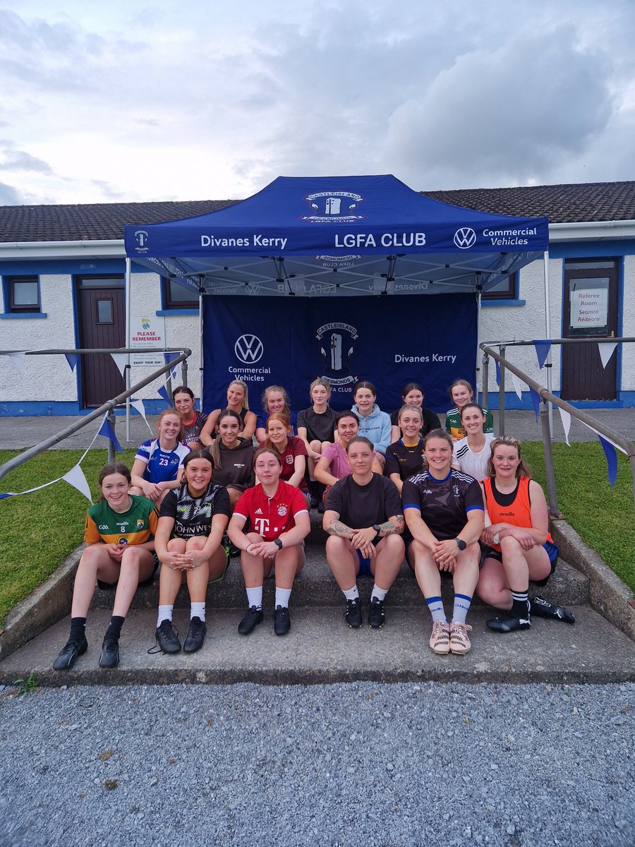 desmondsladies1's tweet photo. Thank you @DivanesKerry    @VolkswagenIE for your  generous sponsorship of a beautiful gazebo .....we are delighted with it ....it will be fantastic for our #mothersandothers  and all our Ladies....we are very grateful🙏 https://t.co/kexgYqNfKG
