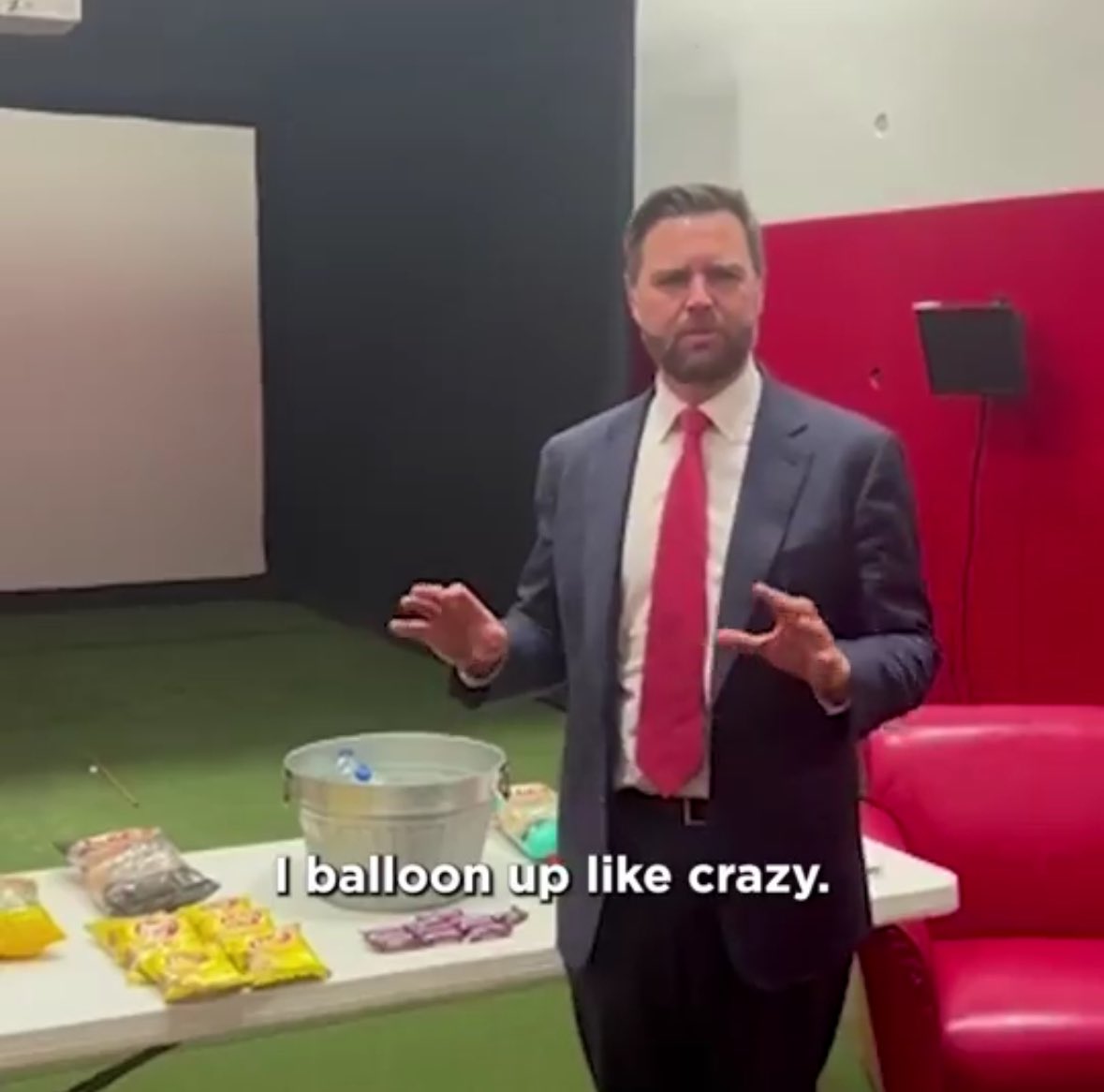 .<a href="/JDVance/">JD Vance</a> when Flipper comes on the TV